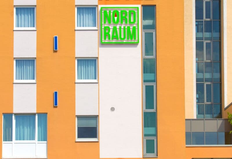 Fassade mit NordRaum-Logo