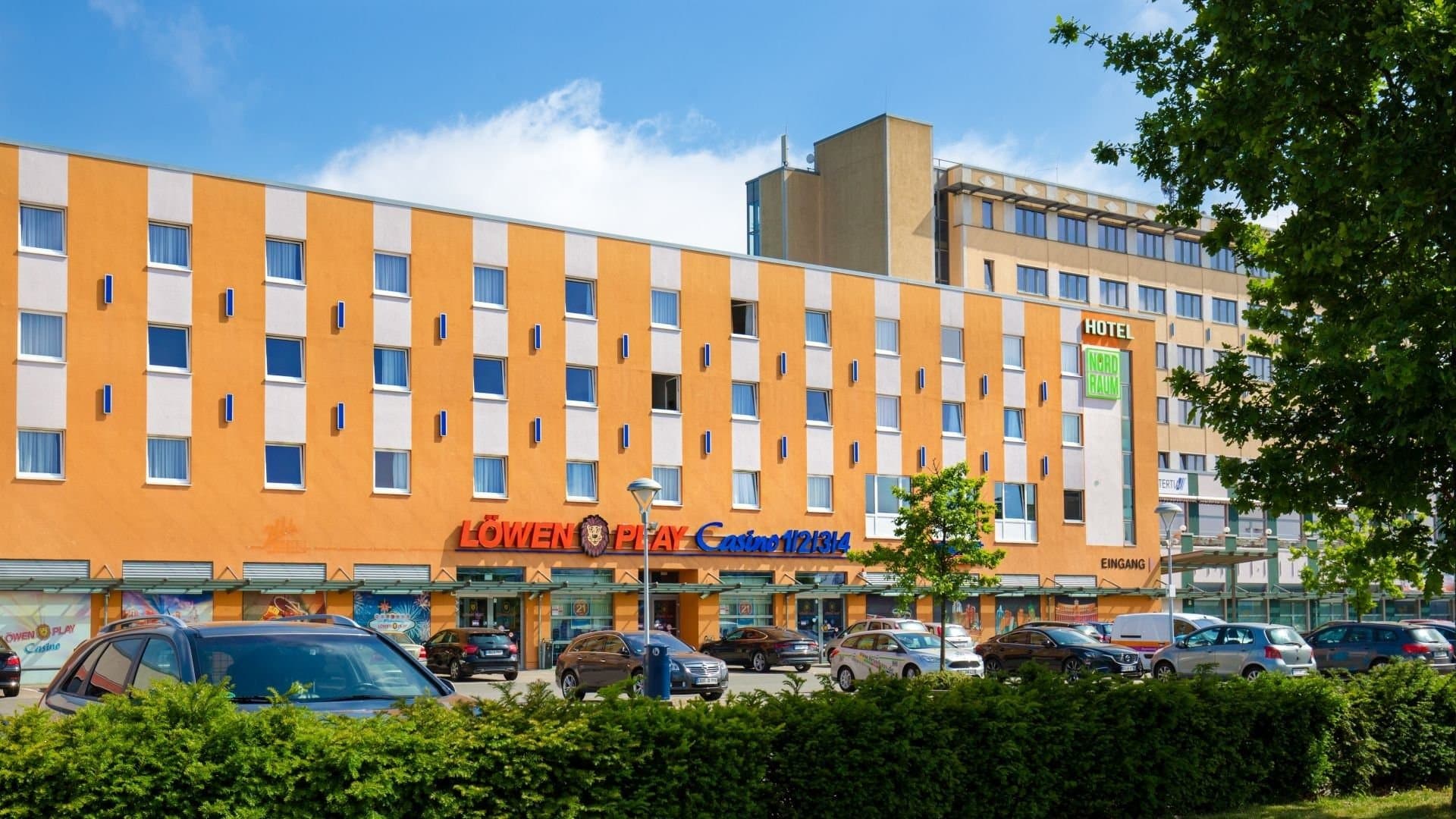 Hotelgebäude von der Seite